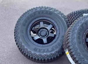 Jeep Wrangler, Gladiator Rubicon Goodyear Territory tires