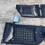 Jeep wrangler JK tube doors with mirror.
Body armor 4×4 brand